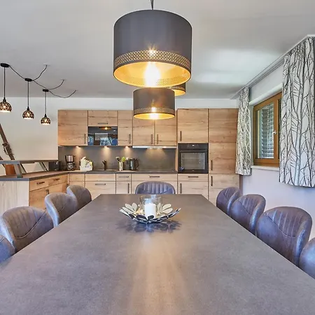 Alpenparks & Steve アパートホテル