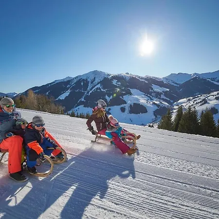 Alpenparks & Steve 4*