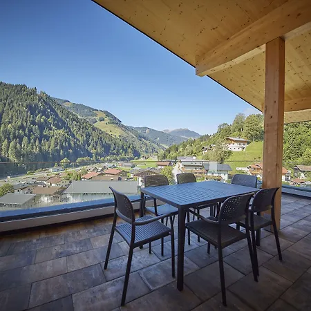 Aparthotel Alpenparks & Steve Viehhofen