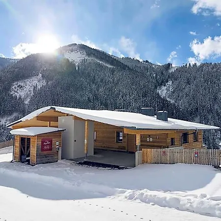 Alpenparks & Steve Апарт-отель 4*