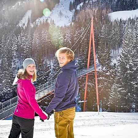 Alpenparks & Steve Апарт-отель 4*